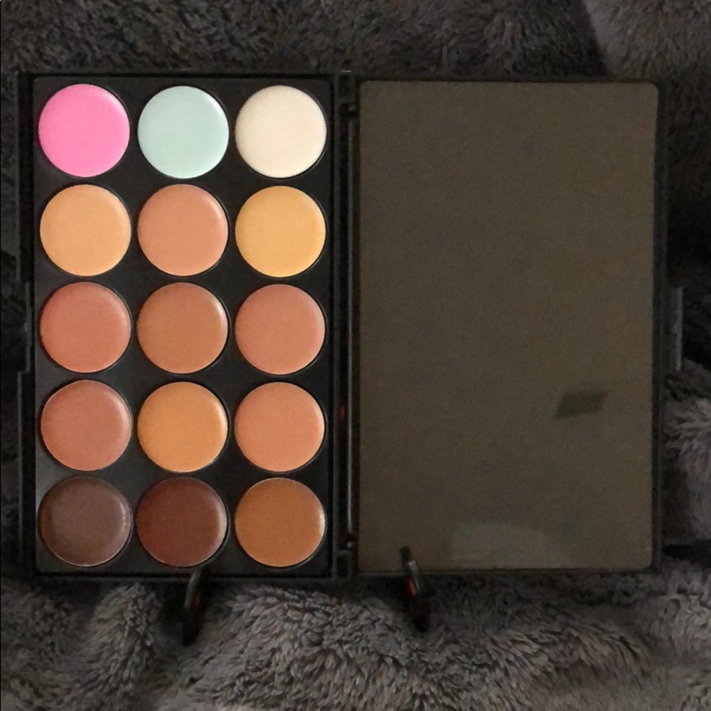 💄 Large Concealer Compact